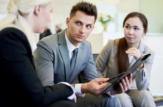 handsome-business-man-in-meeting-MZHAG5S handsome-business-man-in-meeting-MZHAG5S